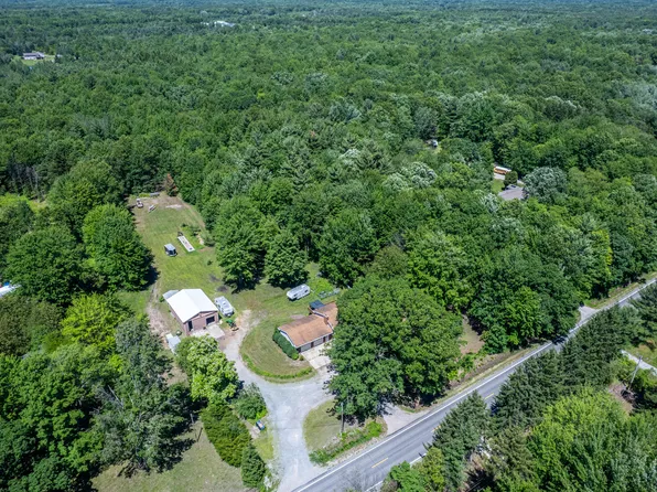 3570 E Sternberg Rd, Fruitport, MI 49415