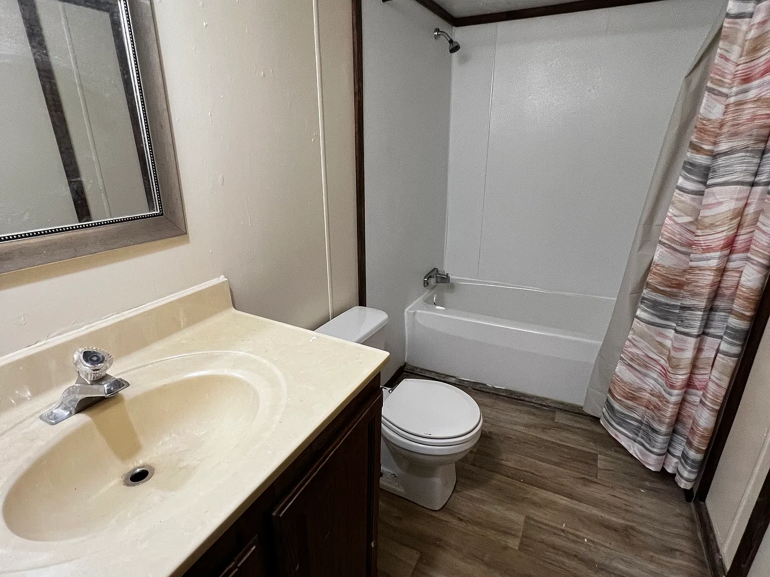 104 Gloria Ln — Photo 4