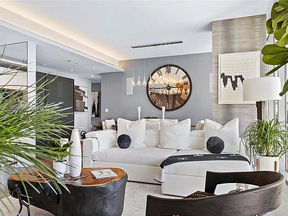 4th image of 120 Ocean Dr #600