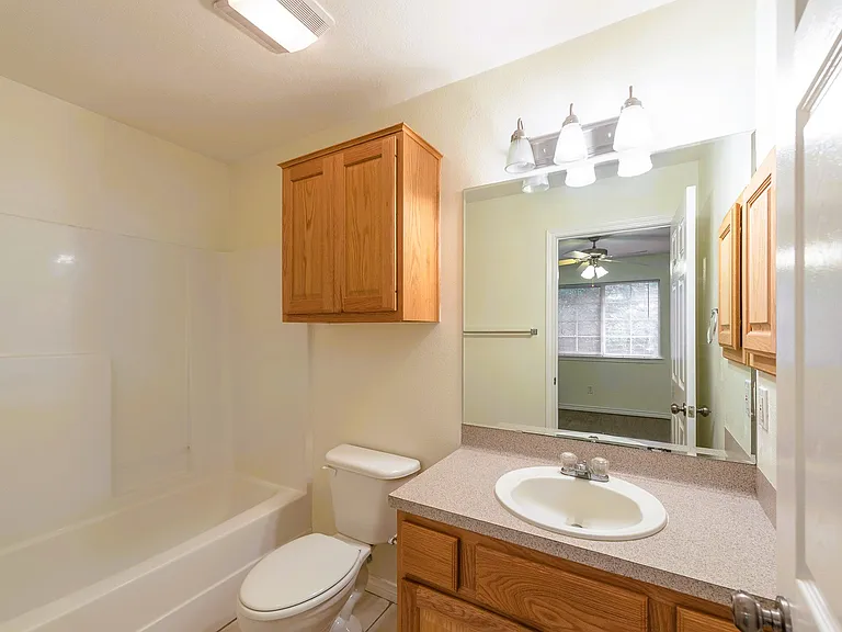 1427 Western Oaks Ct — Photo 9