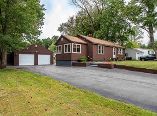 39 N River Rd, Epping, NH 03042