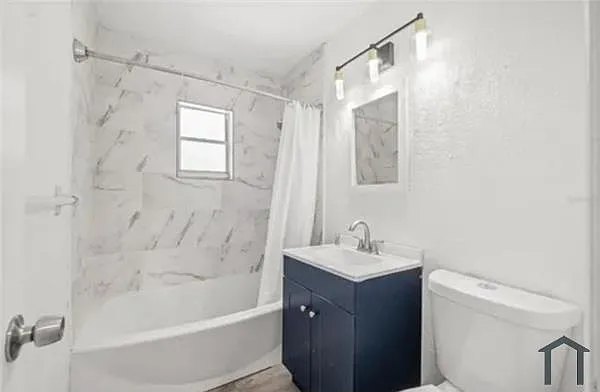 3 bed, 1000 sqft, $1,700 — Photo 3