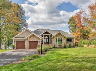 433 Peninsula Dr, Central City, PA 15926