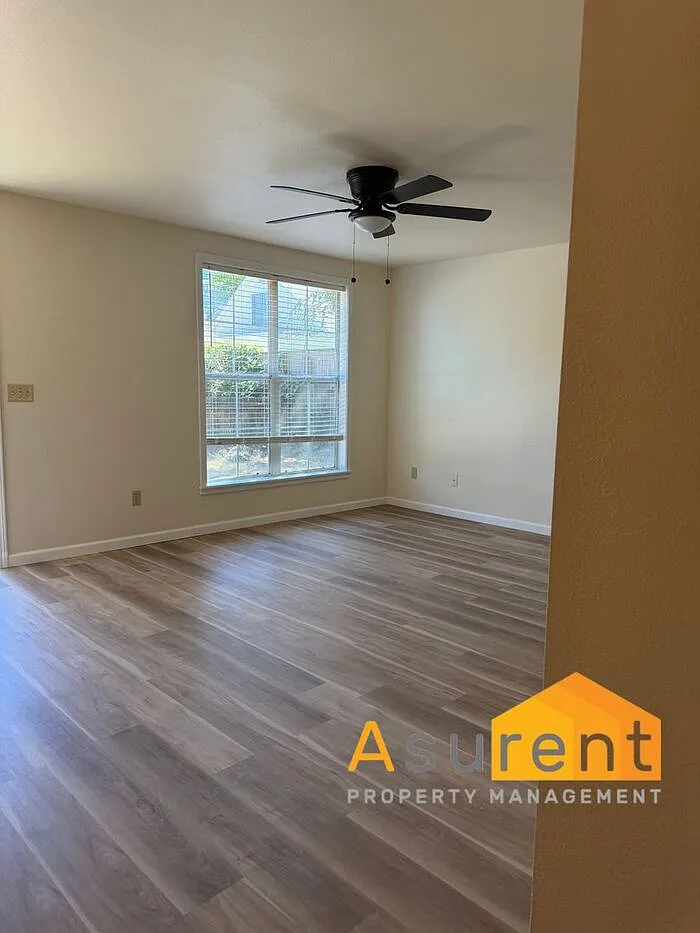 2 bed, 1.0 bath, 847 sqft, $1,595 — Photo 1