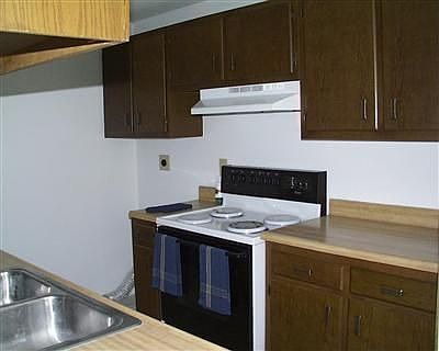 2nd image of 4748 Kenilwood Ave