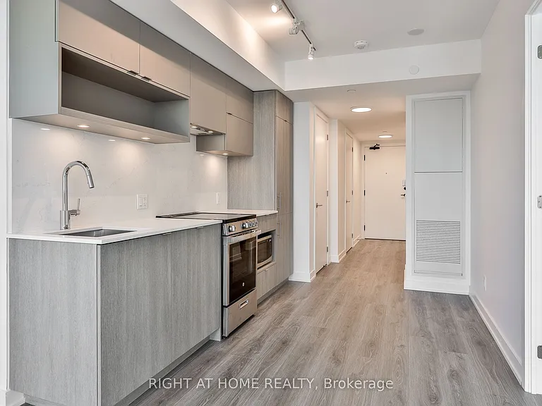 100 Queen St E #2805 — Photo 5