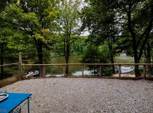 49 E Shore Dr, Vernon, NJ 07462