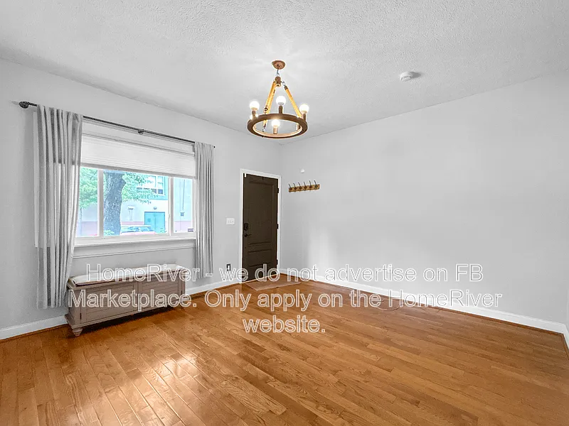 4 bed, 2.0 bath, 2816 sqft, $2,655 — Photo 4