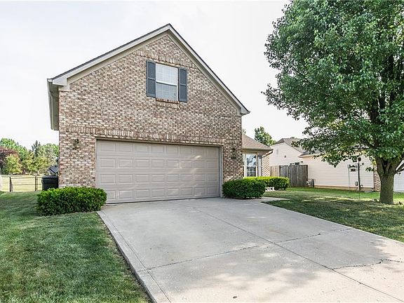 2nd image of 10676 Huntwick Dr