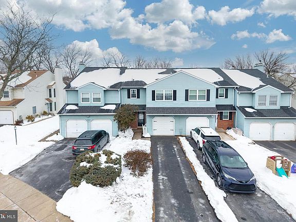 3rd image of 227 Jonathan Dr