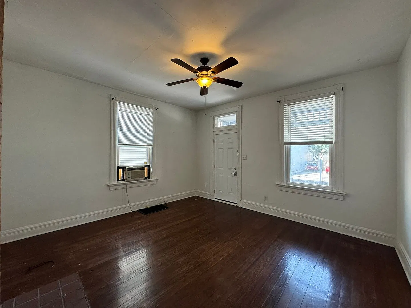 5 Bed/2 Bath On Victor Mins. from UC Only $700/pp ($3,500/mo) w/Parking — Photo 4