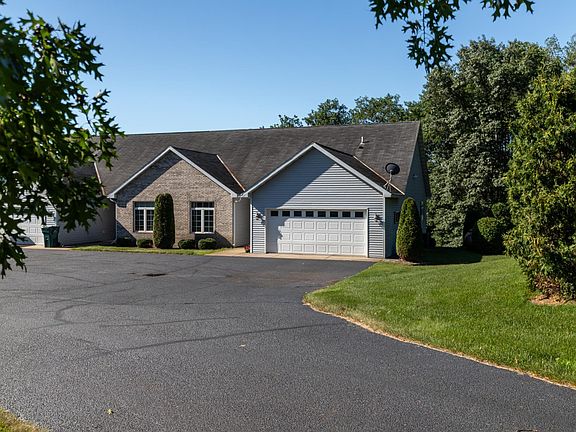 4th image of 34524 Hillcrest Rd