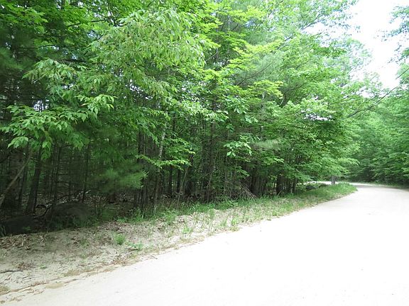 2nd image of 173 Algonquin Trl