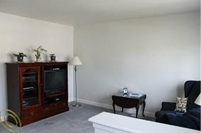 5th image of 21818 Maple St