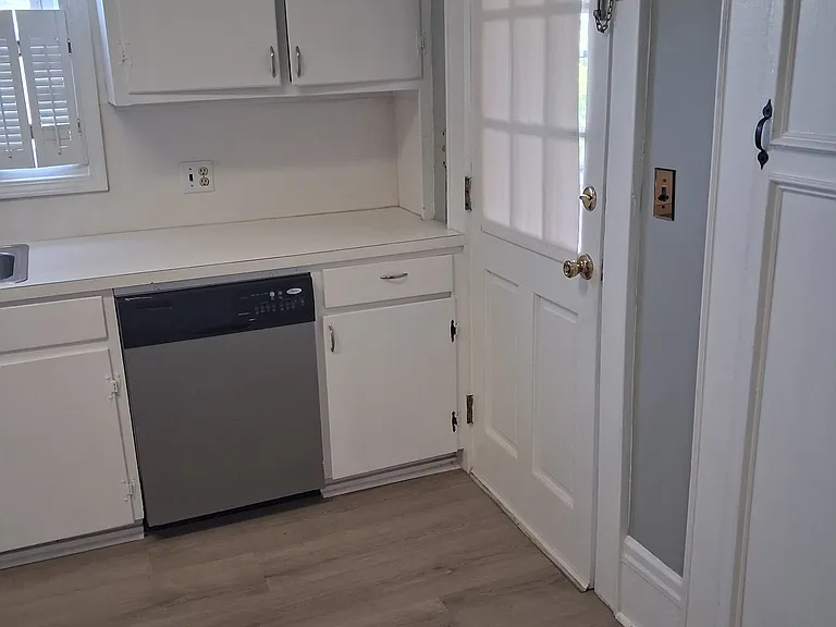 807 W Haymore St — Photo 9