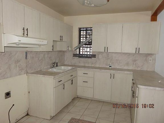 4th image of 15151 NE 15th Ct