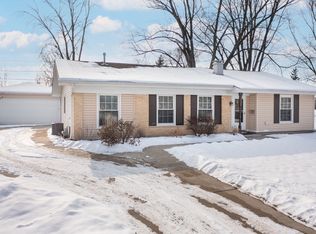 1525 Edgefield Ln, Hoffman Estates, IL 60169