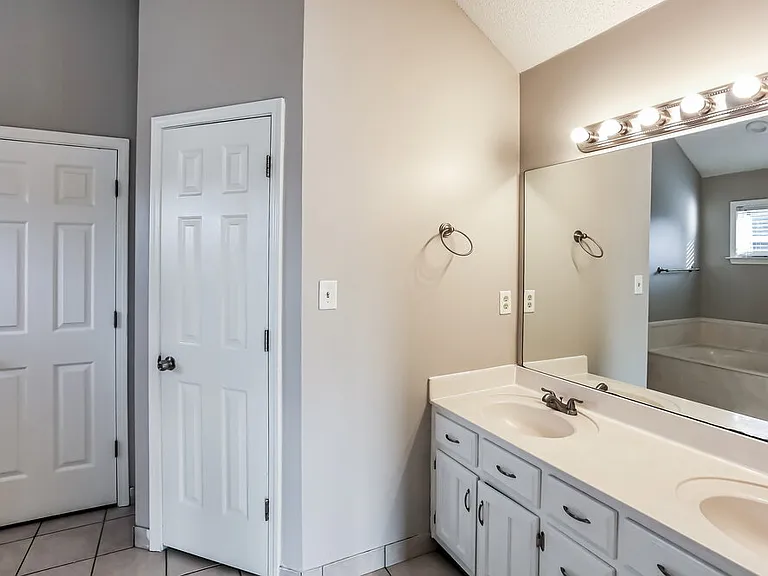 2729 Fletcher Crest Cv — Photo 10