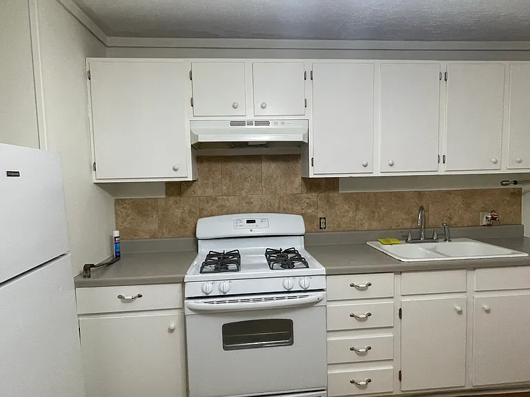 220 E Toronto Ave #2 — Photo 3
