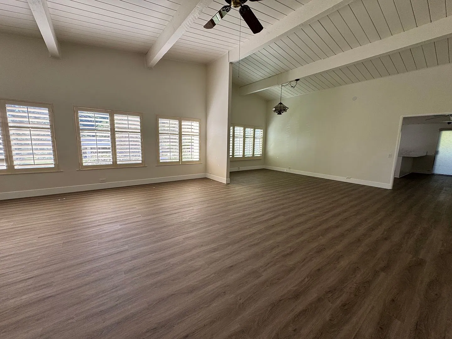 Spacious 4Bed/3Bath Home With 3 Car Garage Available Now! — Photo 3