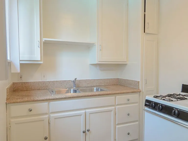 3837 Los Feliz Blvd #9 — Photo 10