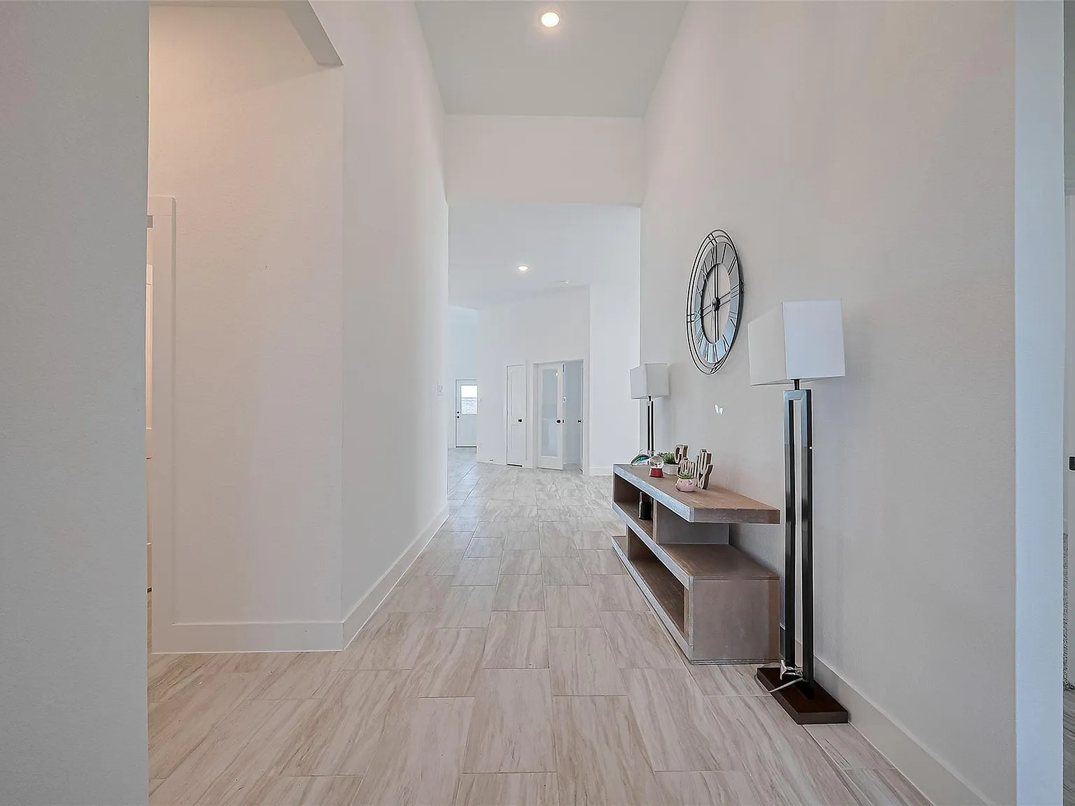 4 bed, 3.0 bath, 2587 sqft, $2,900 — Photo 4