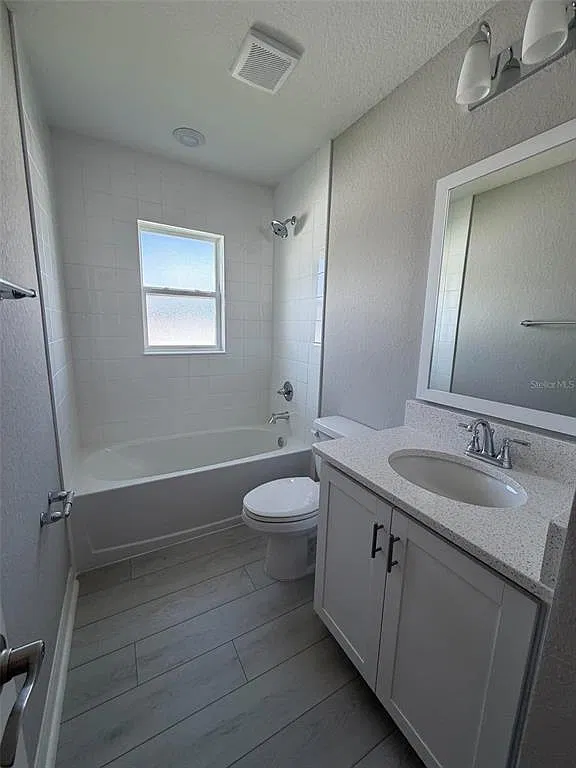4 bed, 2.0 bath, 1819 sqft, $2,750 — Photo 4