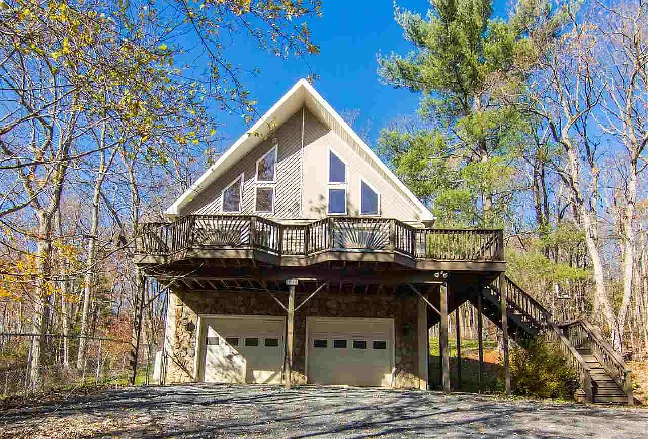 2212 Blueberry Dr photo 1