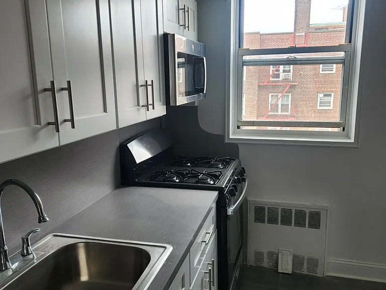 14306 Barclay Ave #3D — Photo 9