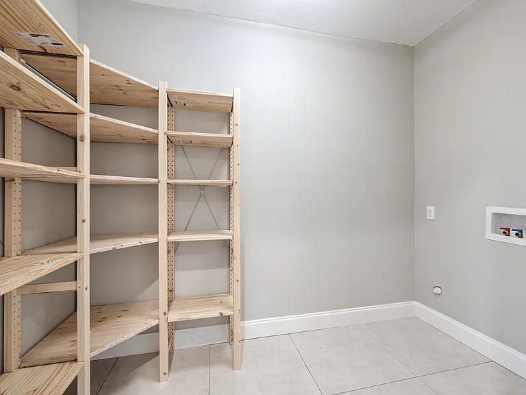 3236 Merrell Rd — Photo 23
