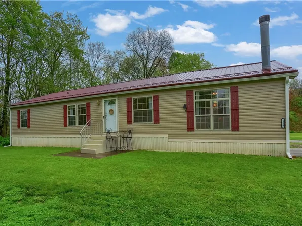 123 Merle Ln, New Castle, PA 16101