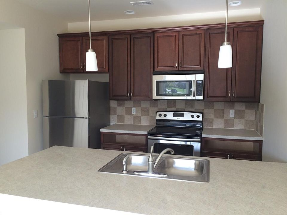 2nd image of 6902 & 6904 Crescent Rd