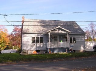 23 Neptune St, Rensselaer, NY 12144
