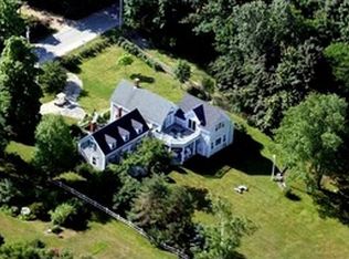 90 Pleasant Ave, Peaks Island, ME 04108