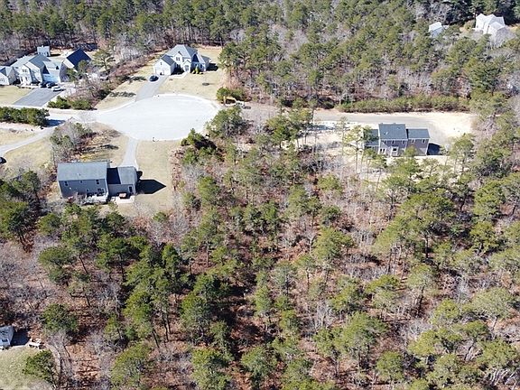 3rd image of 17-011 Seabiscuit Dr