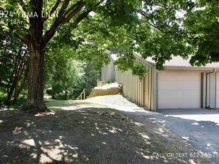 1824 Yuma Ln N — Photo 19