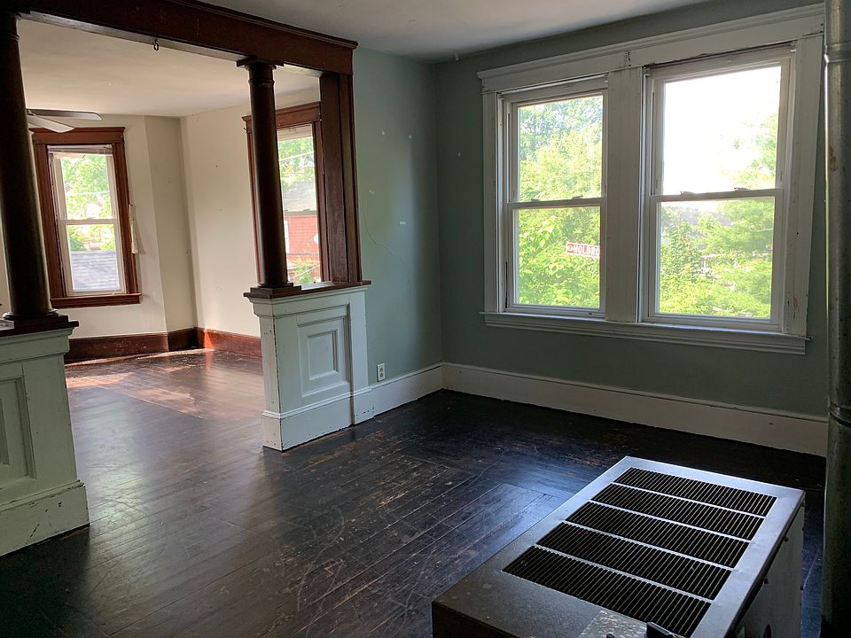 2nd image of 99 Oak St