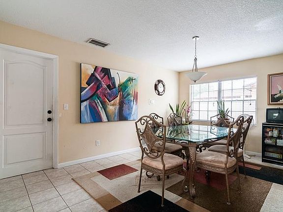 5th image of 6003 Wilshire Dr