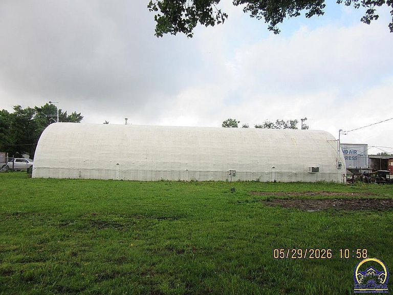 Listing photo 5