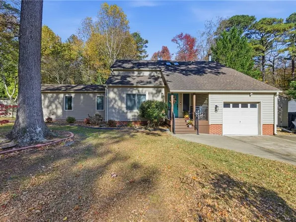108 Barcroft Dr, Yorktown, VA 23692