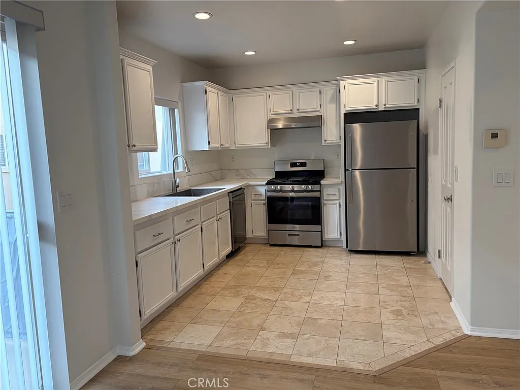 3 bed, 1487 sqft, $3,800 — Photo 4