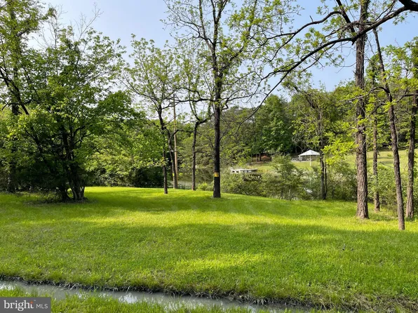 69 Lakeside Dr, Front Royal, VA 22630