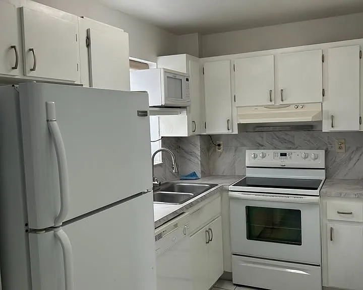 8895 Fontainebleau Blvd #101 — Photo 13