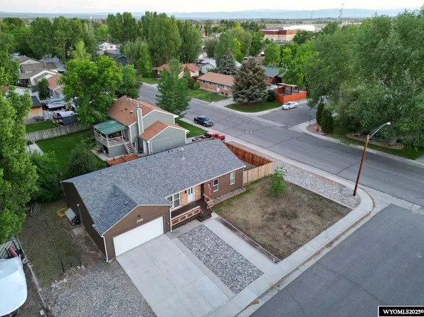 1005 Hillside Ave, Riverton, WY 82501