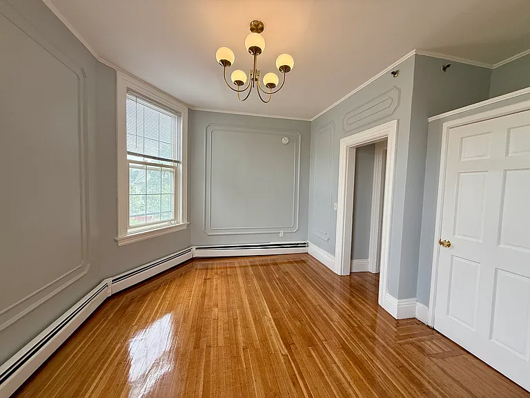 112 Keene St #4 — Photo 6
