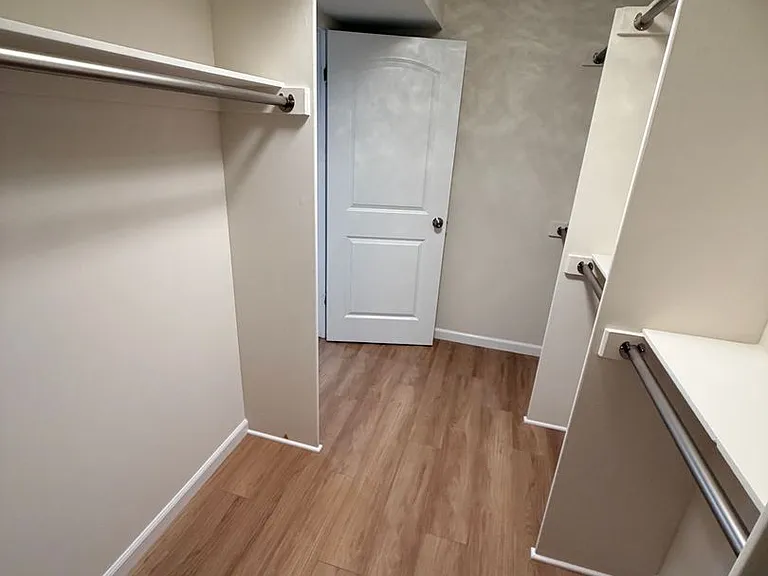 15323 Weddington Street — Photo 20