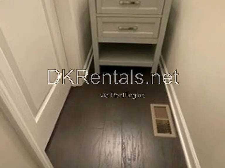 944 Hewitt Dr SE — Photo 14