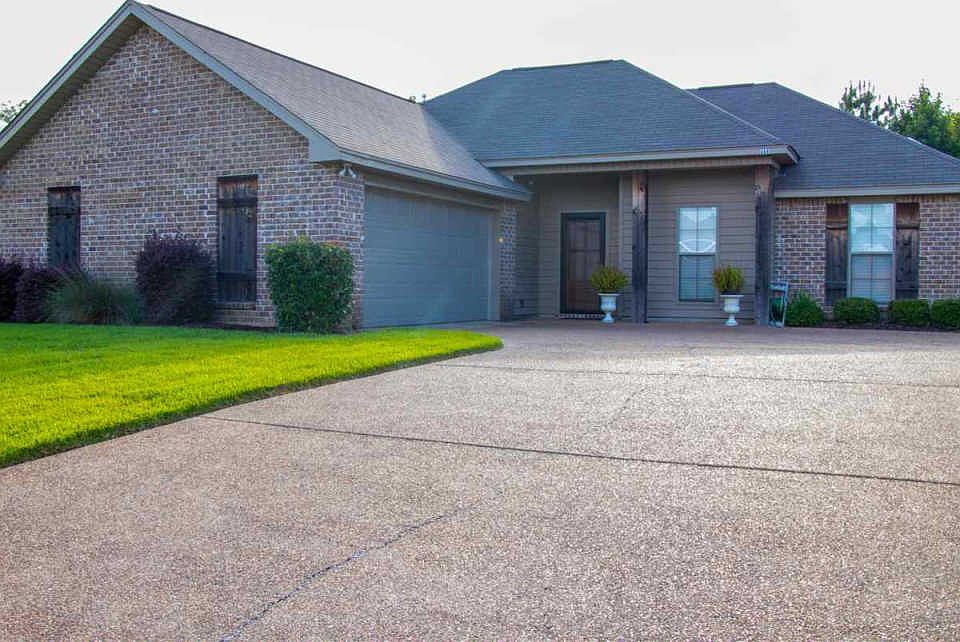 1st image of 468 Parker Dr