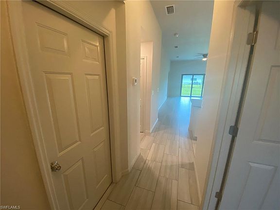 4th image of 513 NE 24th Pl #517