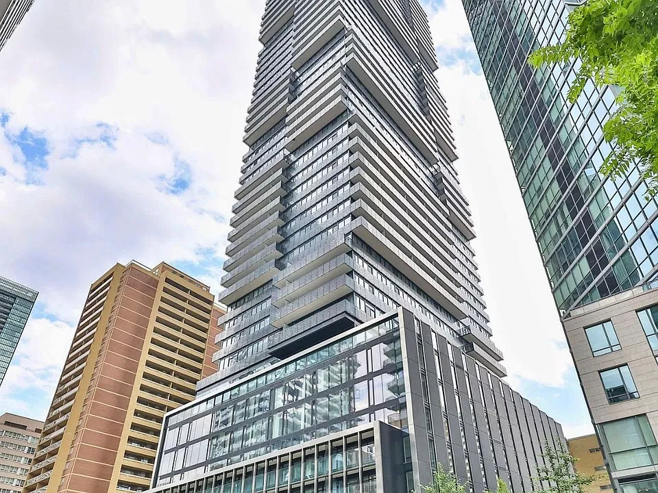 55 Charles St E #4005